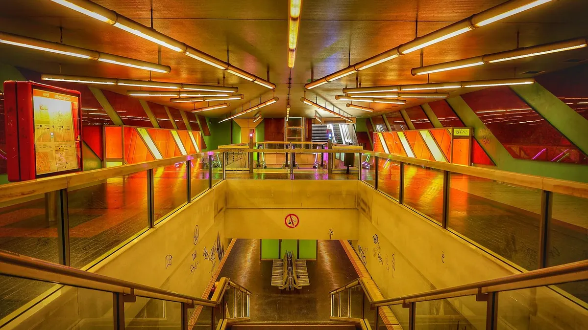 Métro, circulation, architecture et escaliers